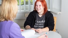 inotec Mitarbeiterinnen im Gespräch