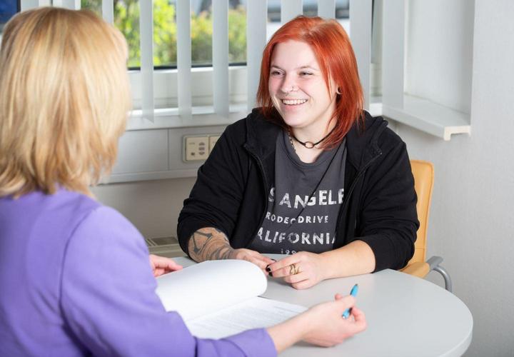 inotec Mitarbeiterinnen im Gespräch